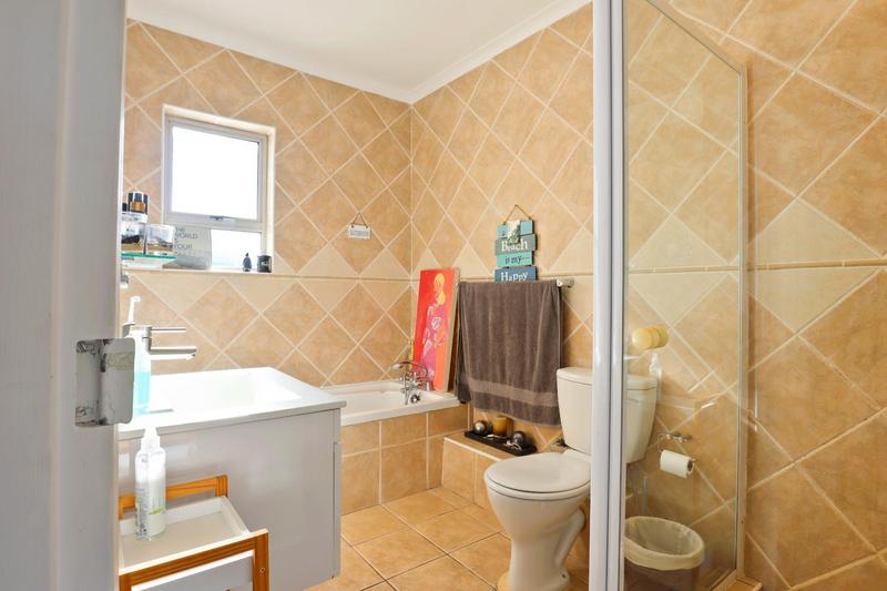 To Let 3 Bedroom Property for Rent in Parklands Western Cape
